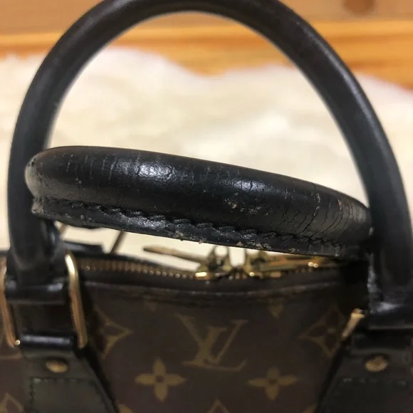 Authentic Louis Vuitton Alma PM purse - Picture 7 of 16